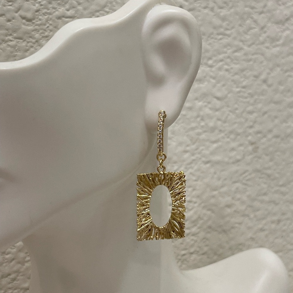 Elegant Gold Textured Earrings with CZ